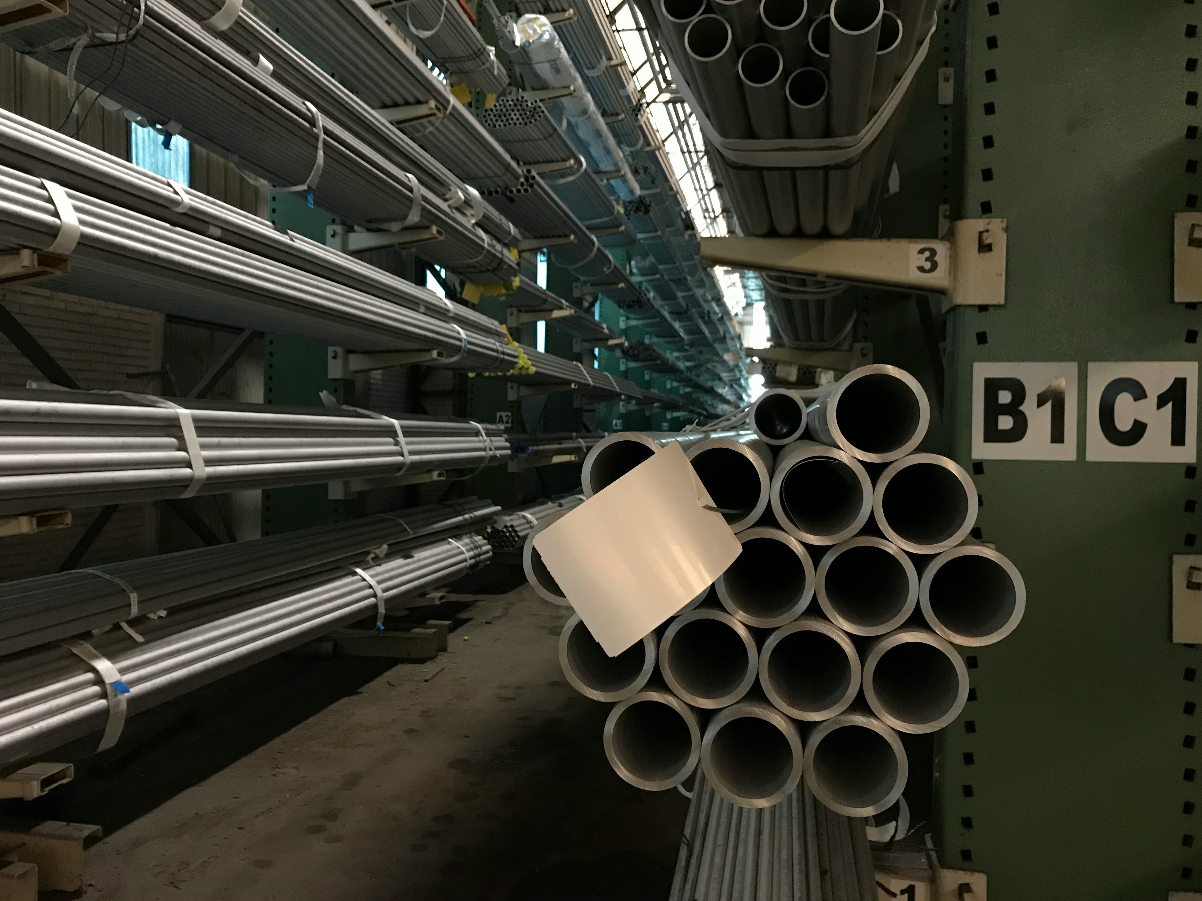 مواسير معدنية