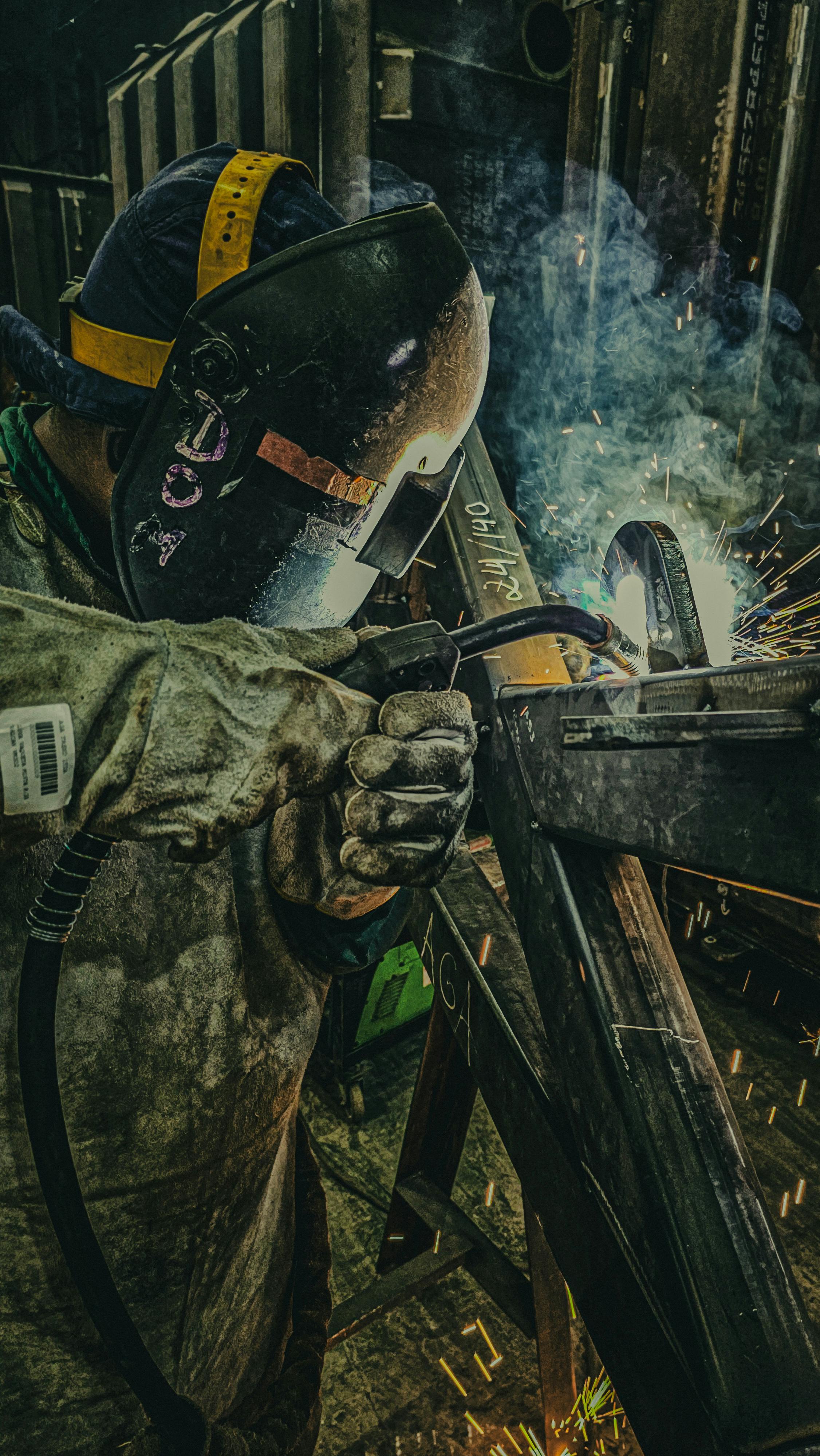 تجهيز ولحام معدني